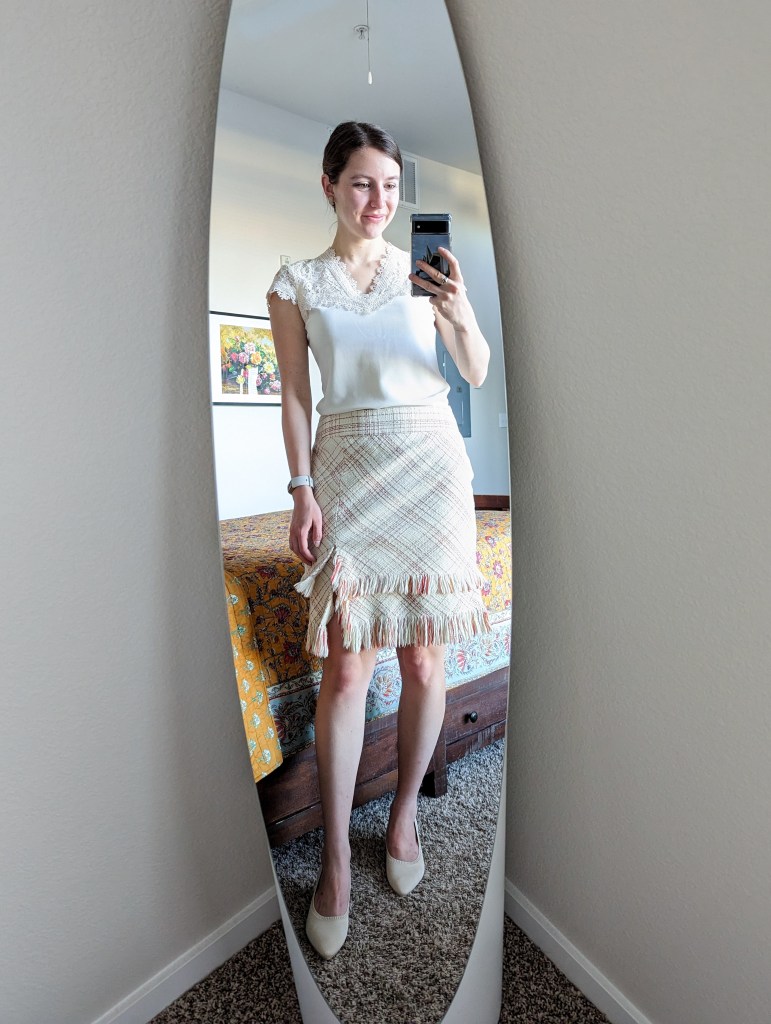 monochrome-outfit-lace-blouse-thrifted-pencil-skirt-vivaia-heels