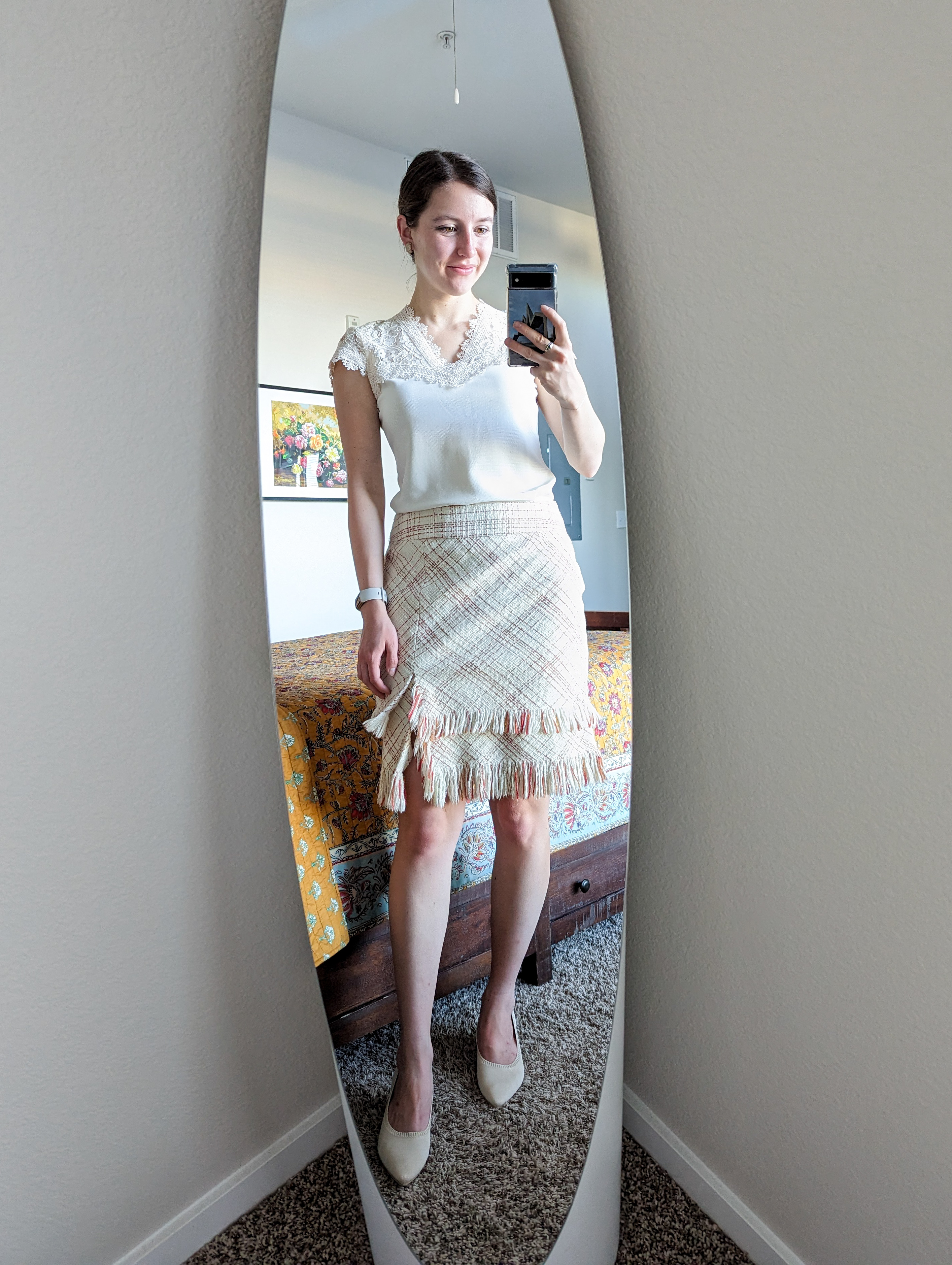monochrome-outfit-lace-blouse-thrifted-pencil-skirt-vivaia-heels