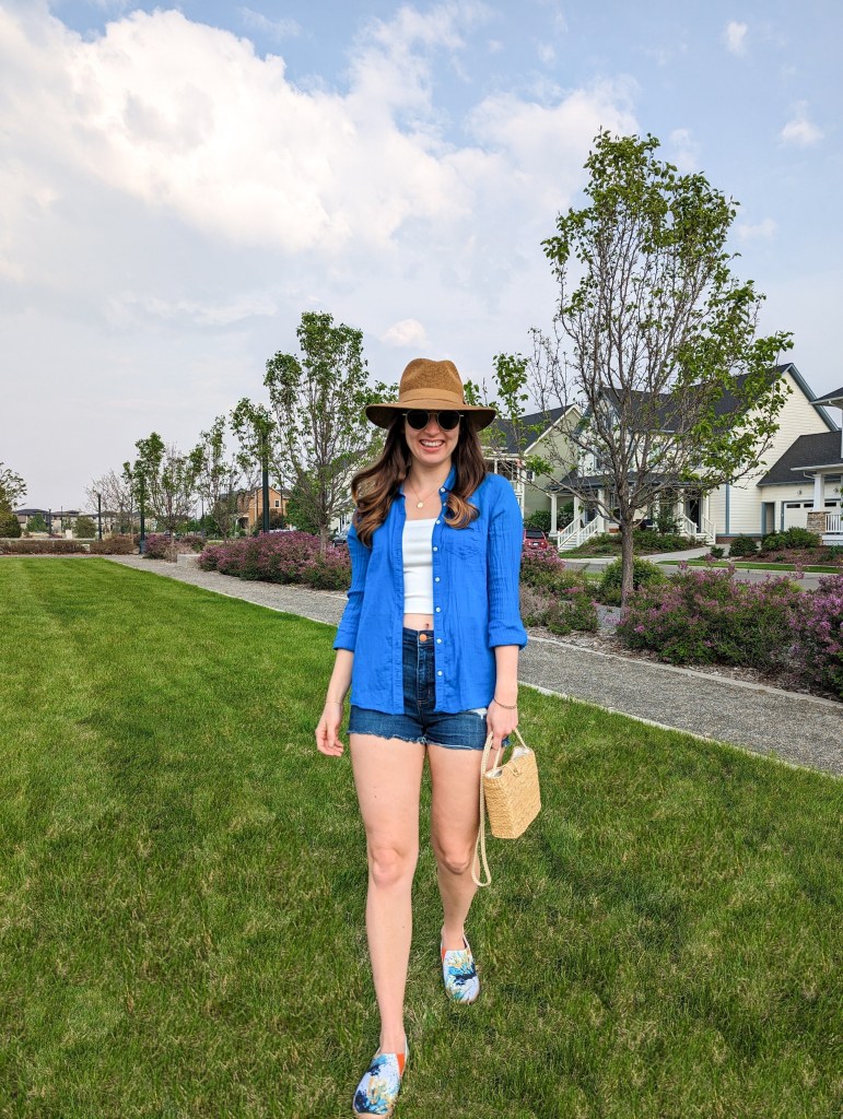 shop-lc-purse-blue-button-down-layers-summer-style