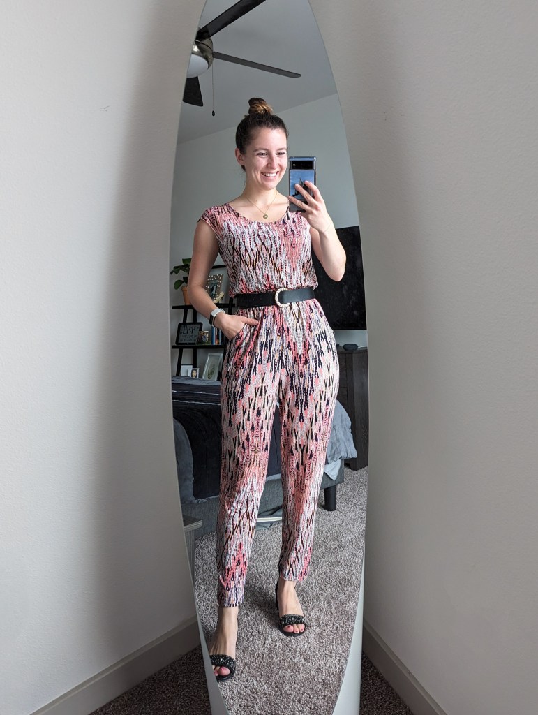 clara-sunwoo-jumpsuit-work-outfit-black-belt-heels