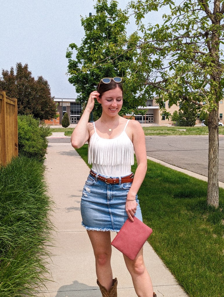 western-style-white-fringe-denim-skirt-brown-belt-sundance