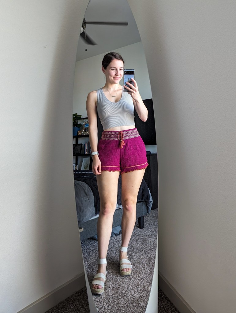 grey-ribbed-crop-top-apricot-boutique-magenta-shorts-white-espadrilles