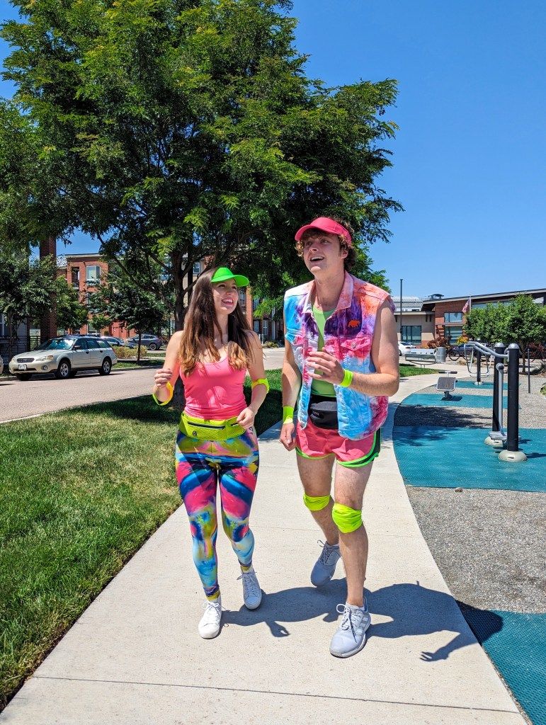roller-blading-outfit-barbie-movie-california-colorful-thrifted