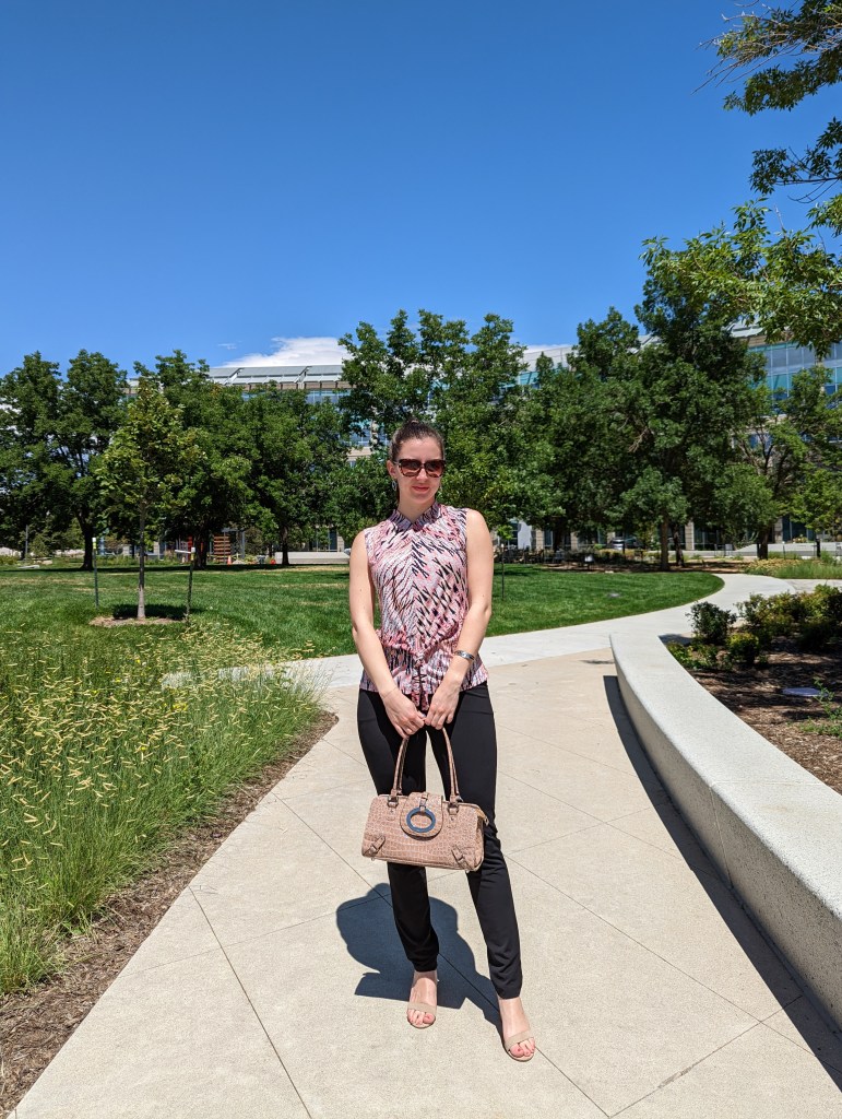 clara-sunwoo-top-pants-summer-work-outfit-brown-patent-purse