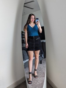 teal-houndstooth-vneck-top-nordstrom-rack-black-corduroy-skirt-black-frye-heels