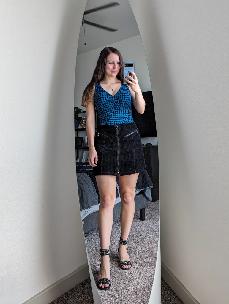 teal-houndstooth-vneck-top-nordstrom-rack-black-corduroy-skirt-black-frye-heels