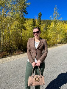 brown-tweed-blazer-olive-green-pants-black-sunglasses-brown-patent-purse
