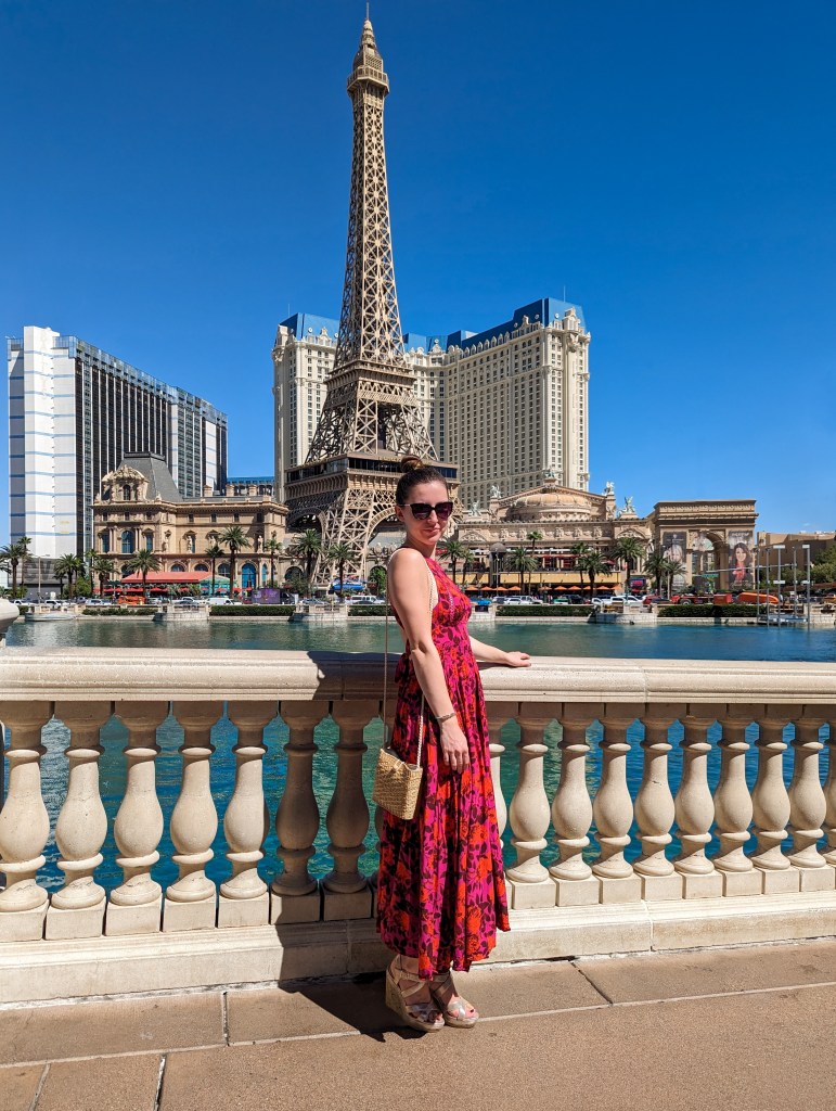 las-vegas-strip-bellagio-fountains-floral-dress-maxi-tjmaxx-black-sunglasses