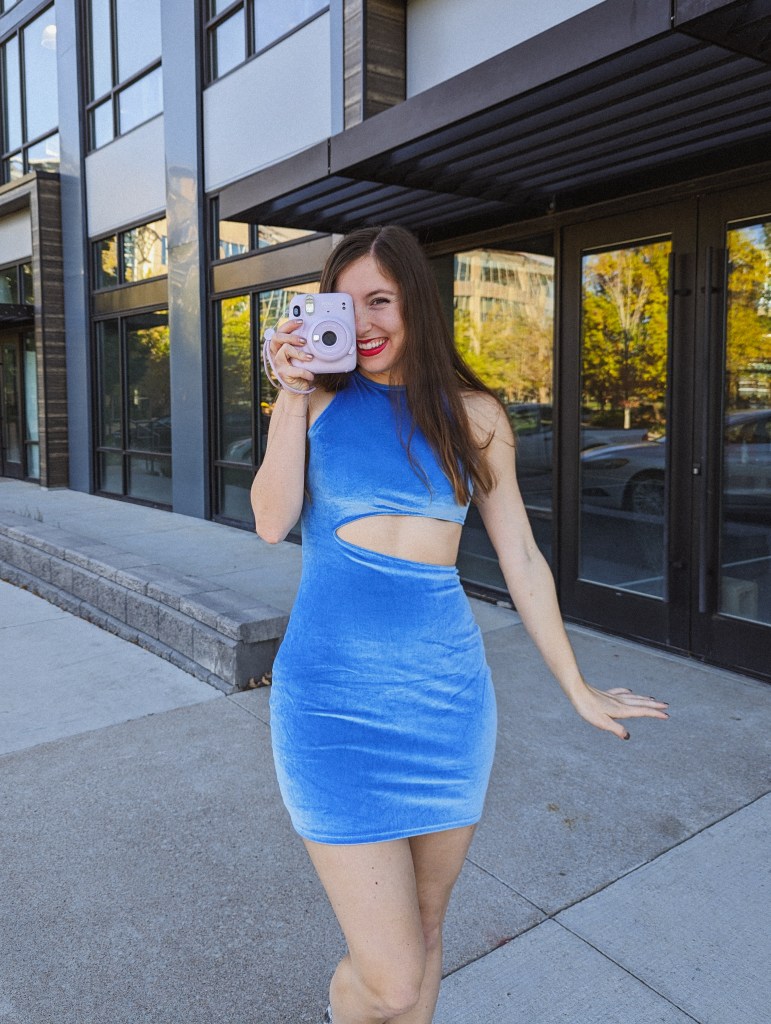 taylor-swift-fashion-polaroid-camera-snakeskin-booties-blue-dress