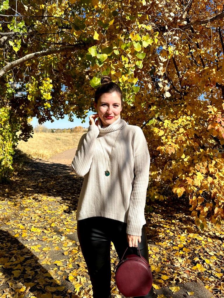clara-sunwoo-fall-fashion-ribbed-beige-turtleneck-sweater-denver-fashion-blogger