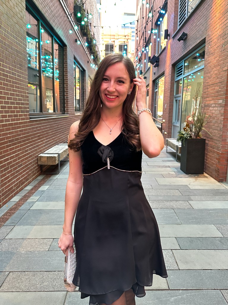 winter-wedding-black-dress-rosette-velvet-silver-details