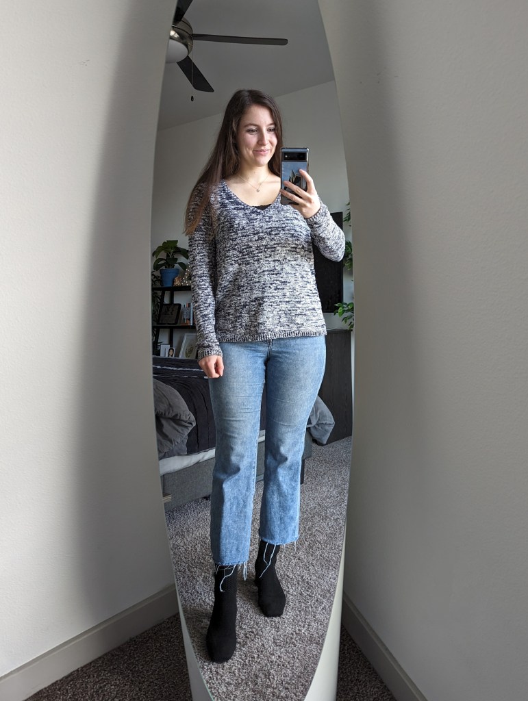 v-neck-sweater-cropped-flared-jeans-black-vivaia-booties