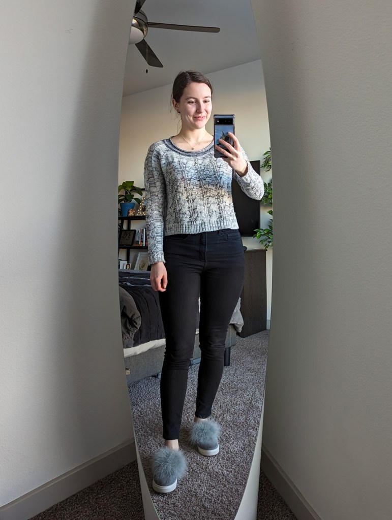 grey-crop-sweater-black-skinny-jeans-fluffy-sneakers-steve-madden