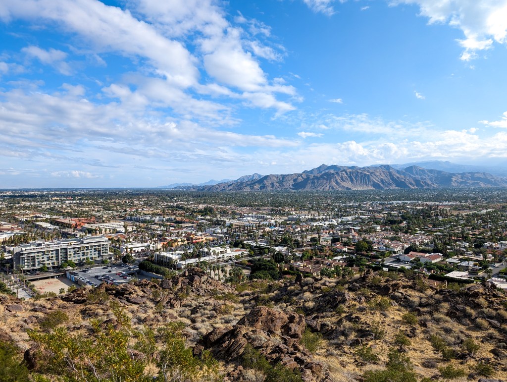 palm-springs-california-san-jacinto-mountains-vacation-coachella-valley