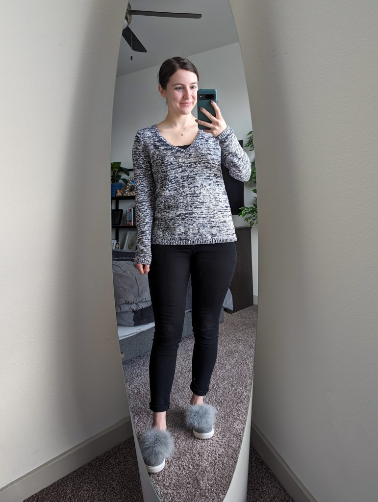 navy-white-sweater-gap-black-skinny-jeans-express-furry-steve-madden-sneakers