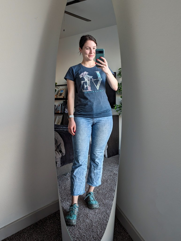 love-t-shirt-tee-philadelphia-city-of-brotherly-love-cropped-flared-jeans-sneakers