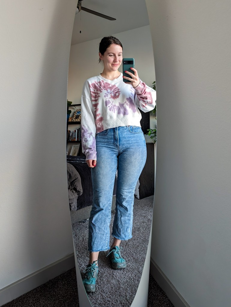 tie-dye-sweatshirt-american-eagle-cropped-flared-jeans-express