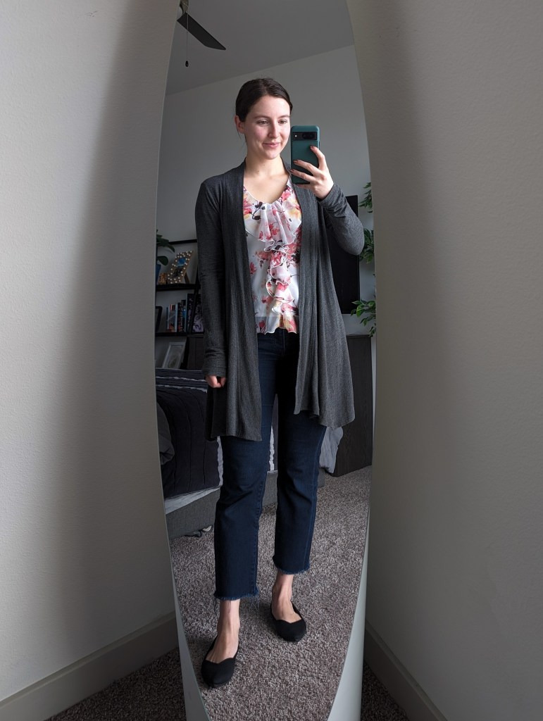 floral-ruffle-blouse-grey-long-cardigan-cropped-flared-jeans-black-flats-rothys
