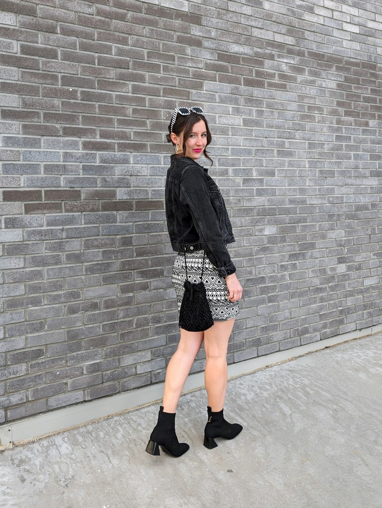 black-denim-jacket-beaded-purse-thrifted-thrift-style-secondhand-fashion-black-booties