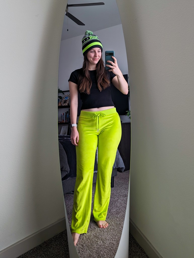 black-cropped-tee-old-navy-neon-green-sweatpants-beanie