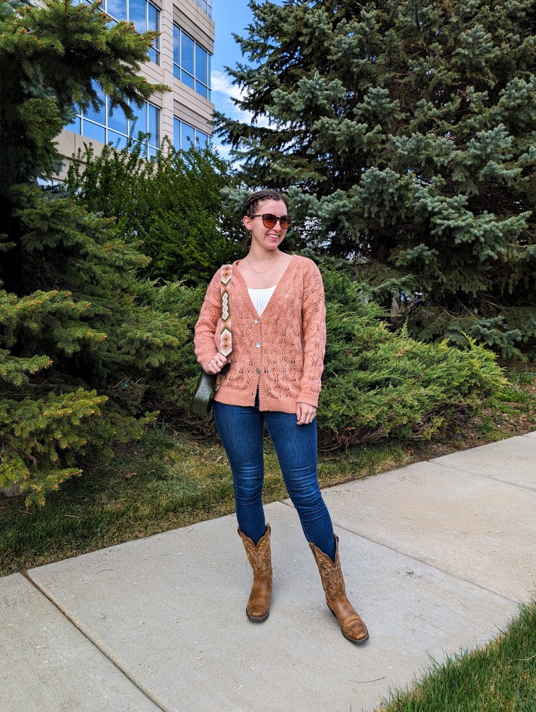 peach color cardigan white fringe bodysuit cavenders skinny jeans cowgirl boots