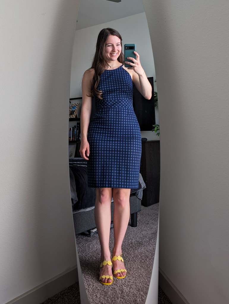 navy gingham dress banana republic yellow sandals graduation outfit