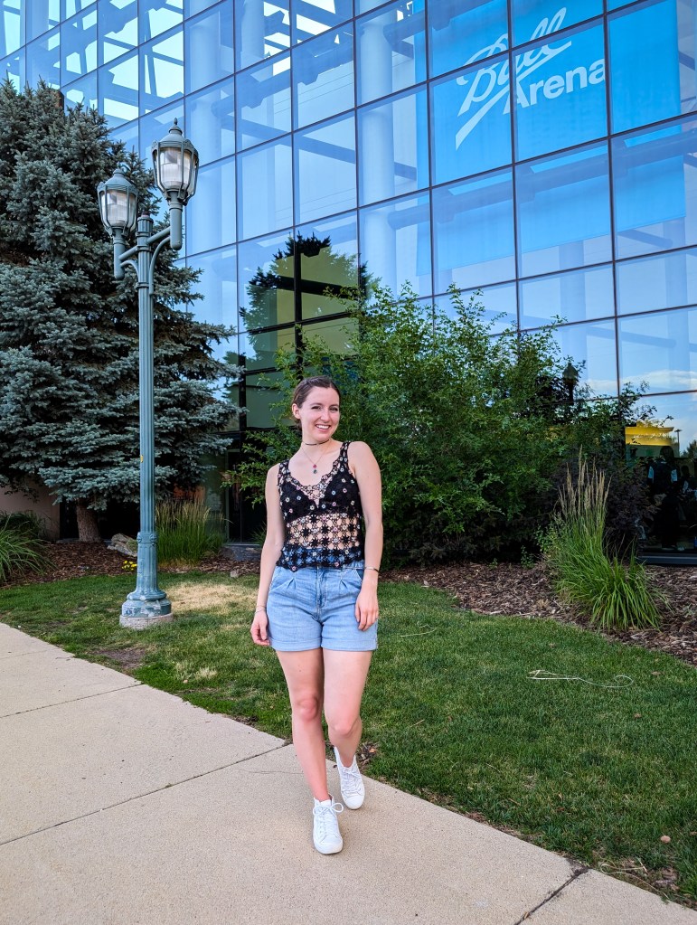 concert style crochet top vintage denim shorts jcpenney white sneakers