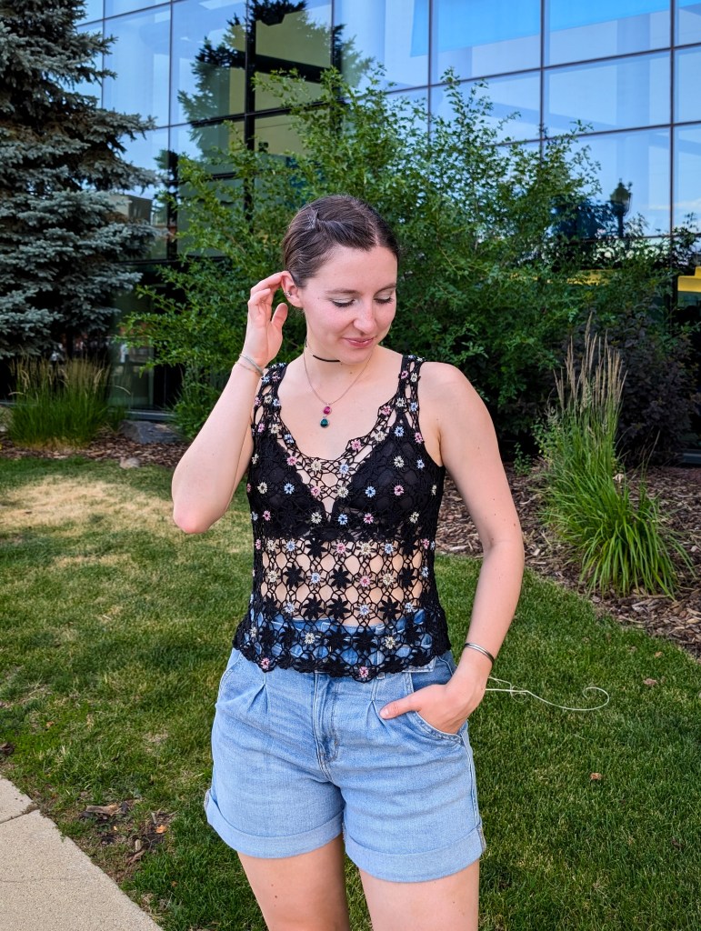 choker layered necklaces vintage crochet top denim shorts 90s outfit