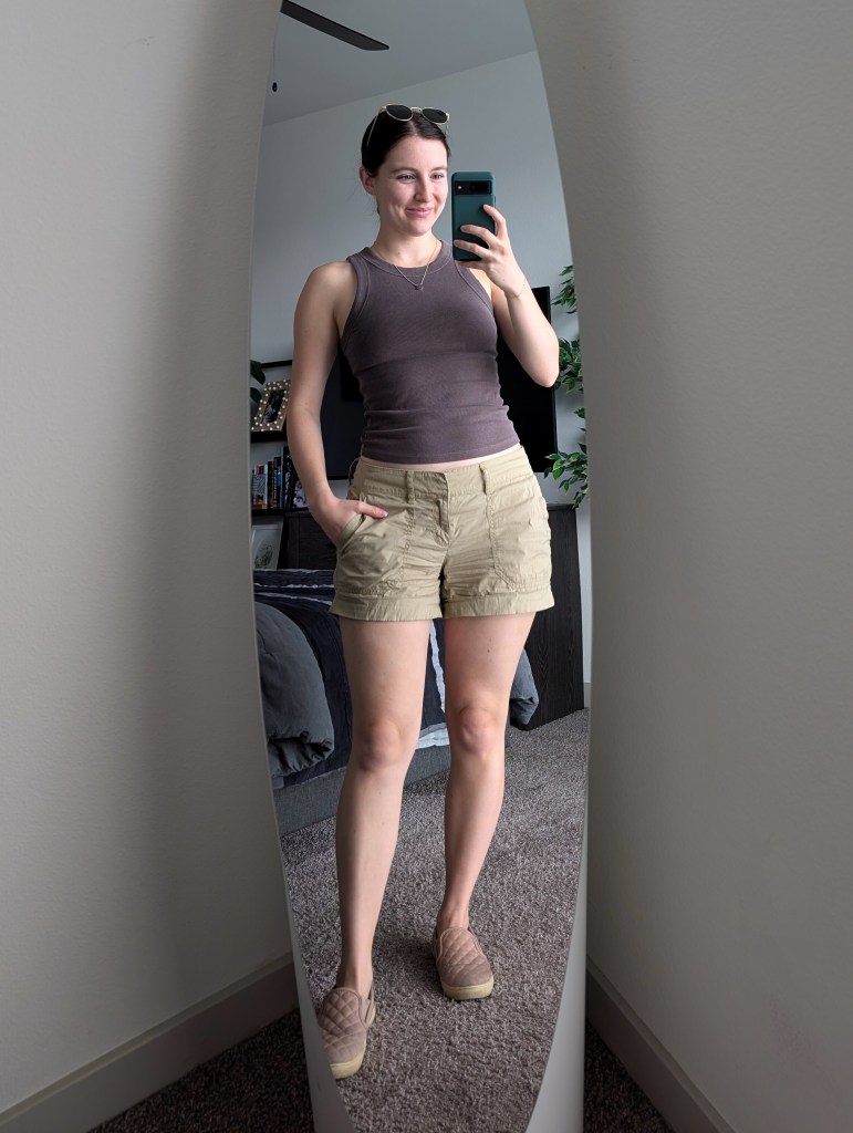 ribbed tank old navy cargo shorts summer outfit casual style steve madden sneakers