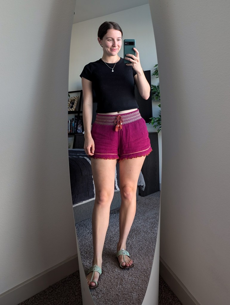 black ribbed tee magenta shorts mint sandals secondhand fashion