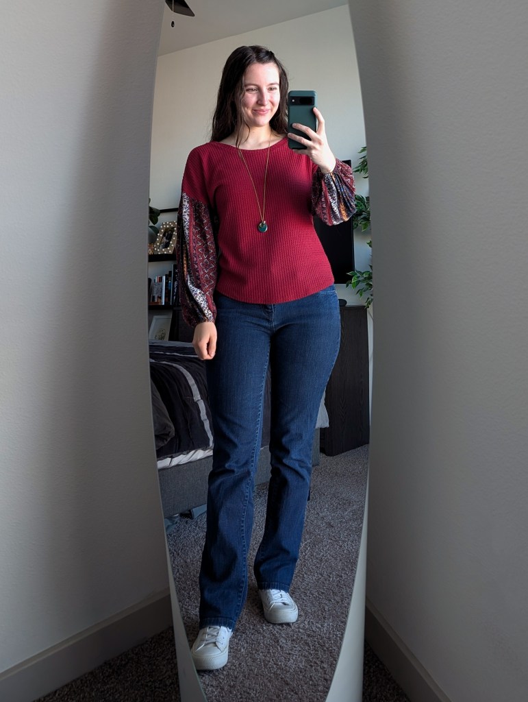 red patterned sleeve top francescas jeans levi's white hightop sneakers
