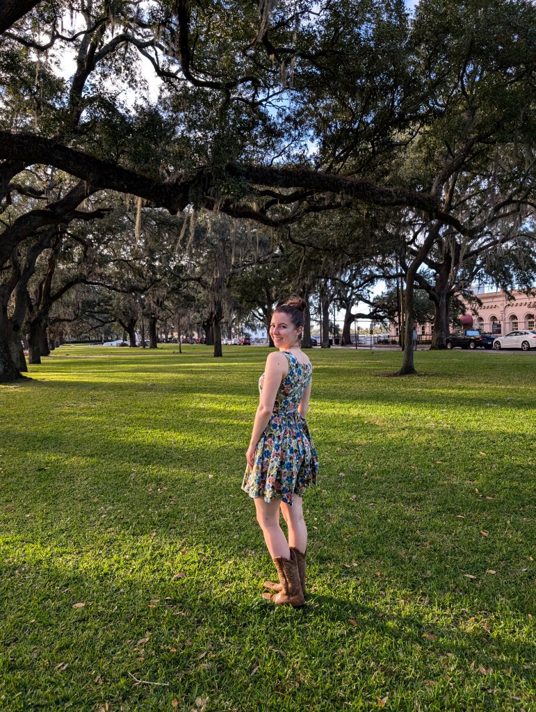 savannah georgia fall fashion floral dress thrifted fashion cowgirl boots road trip
