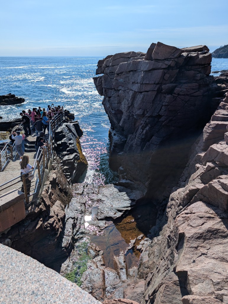 acadia national park thunder hole park loop road frenchman bay fall new england Maine