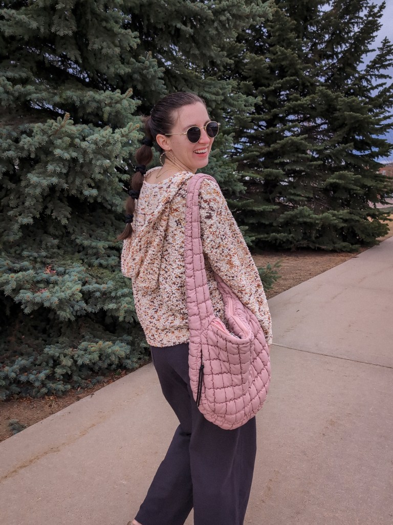 pink quilted bag retro sunglasses hoop earrings colorado blogger casual style